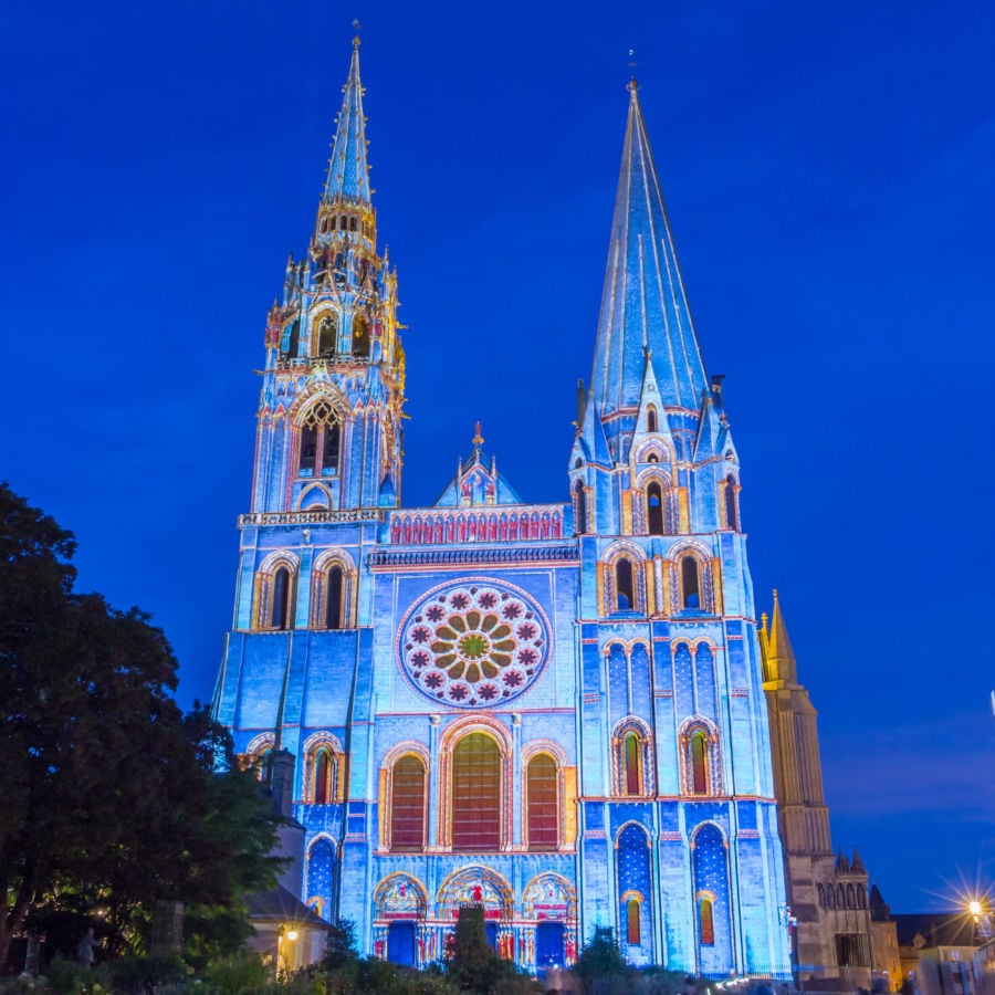 Would you like to visit Chartres Cathedral? Prepare your visit with our  Visits Service: all the information here…