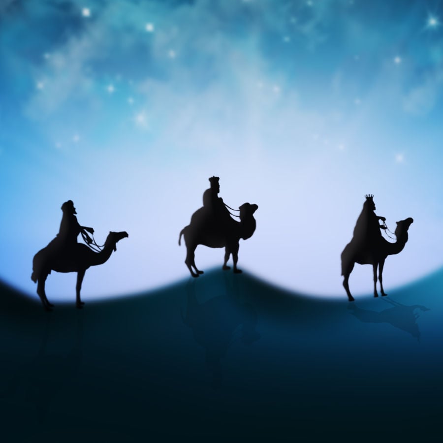 The three wise men and baby Jesus. Ceramic figures isolated on white  background Stock Photo - Alamy