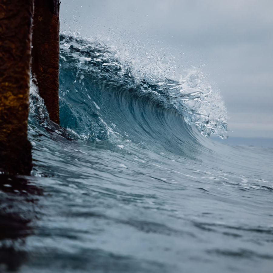 King canute and the waves hi-res stock photography and images - Alamy